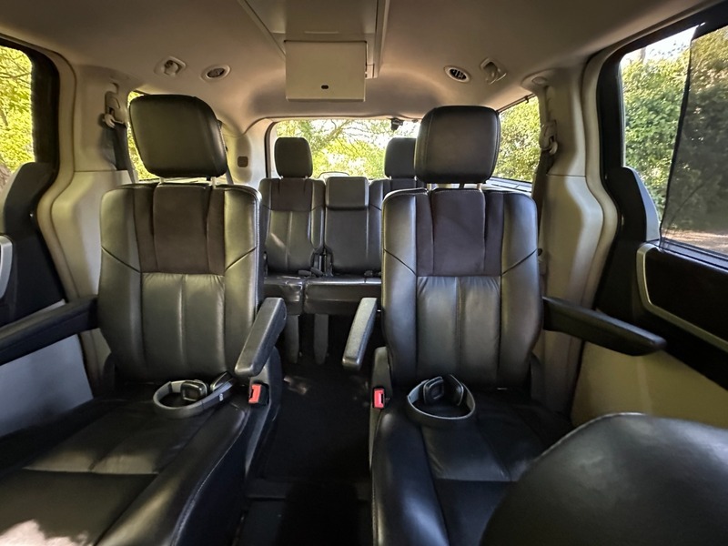 Chrysler Voyager Mpv Black #19
