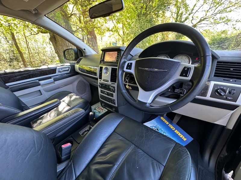 Chrysler Voyager Mpv Black #11