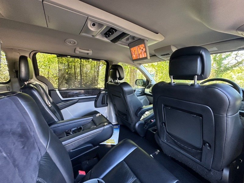 Chrysler Voyager Mpv Black #7