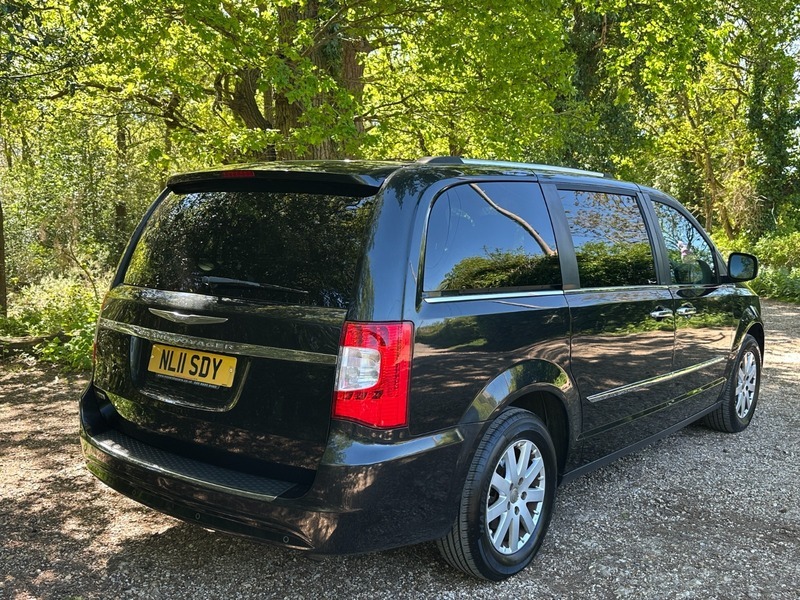 Chrysler Voyager Mpv Black #4
