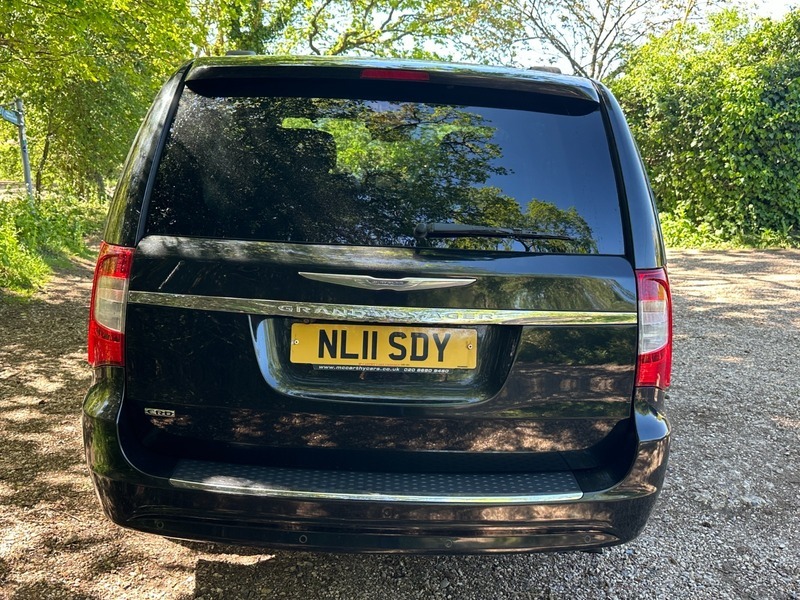 Chrysler Voyager Mpv Black #5