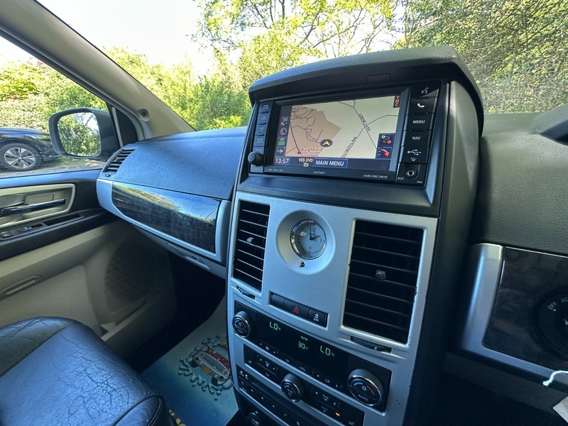 Chrysler Voyager Mpv Black #22