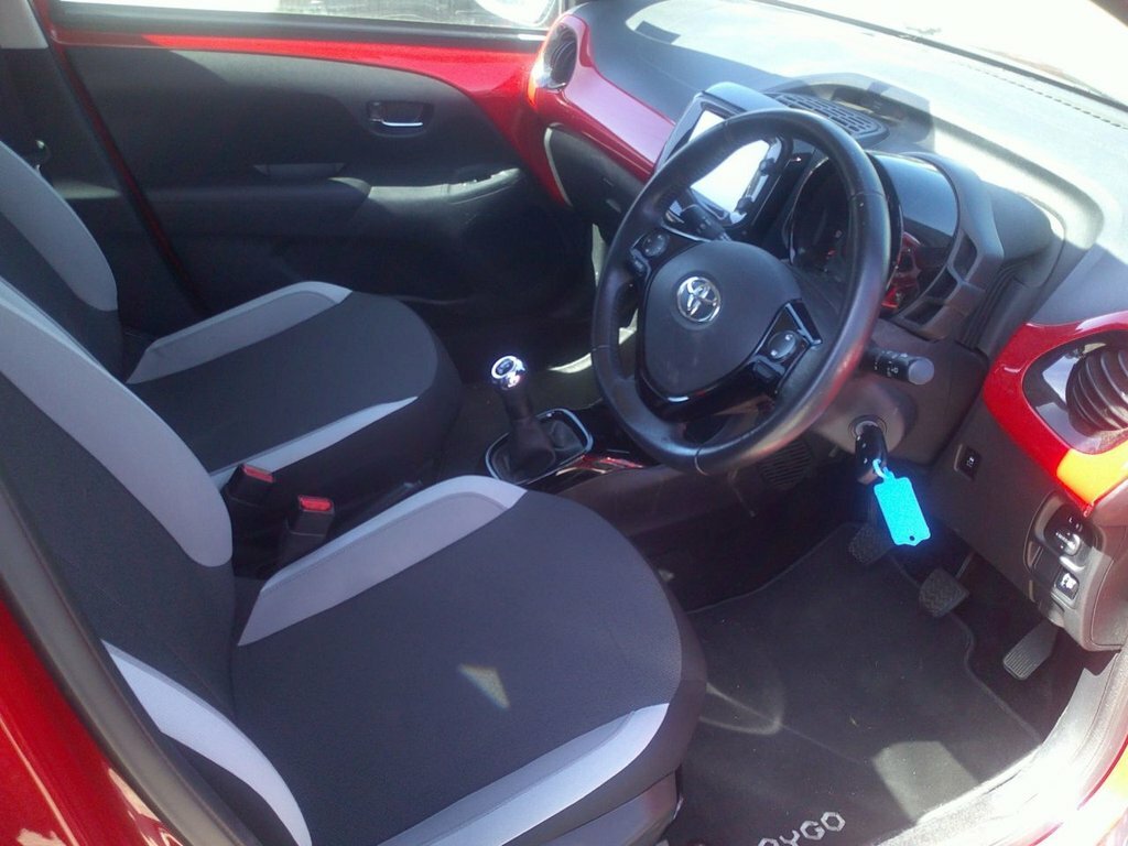 Toyota Aygo 1L X-style WG18CDF Red #5