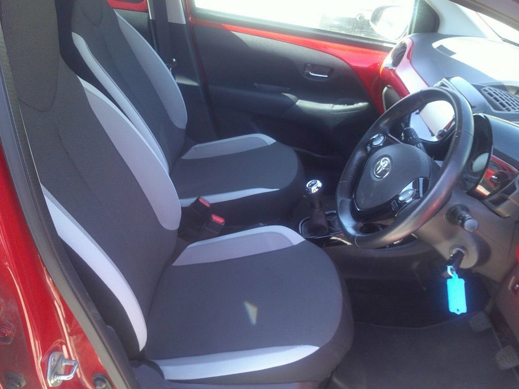 Toyota Aygo 1L X-style WG18CDF Red #6