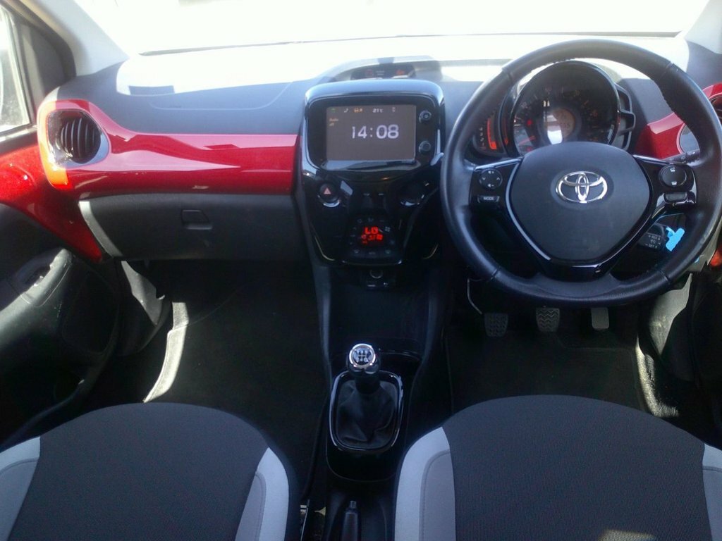 Toyota Aygo 1L X-style WG18CDF Red #2