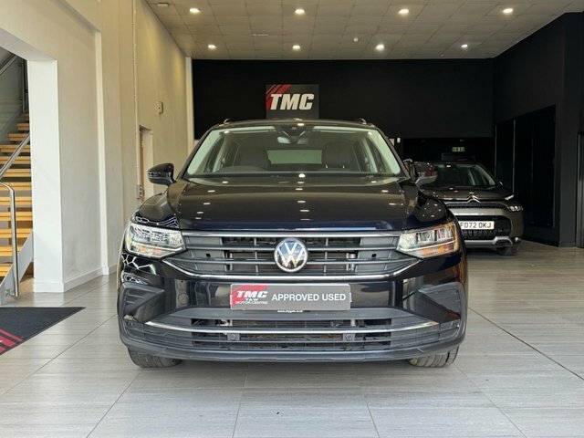 Volkswagen Tiguan 2021 1.5 Tsi Life Suv Dsg Euro 6 Ss LO70YBB Black #3