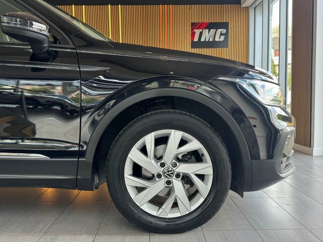 Volkswagen Tiguan 2021 1.5 Tsi Life Suv Dsg Euro 6 Ss LO70YBB Black #5