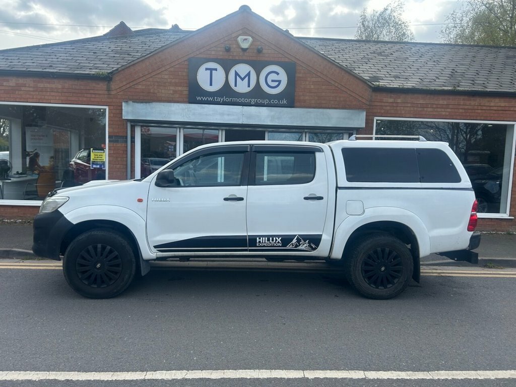 Toyota HILUX 2.5L Active White