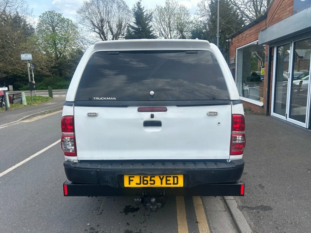 Toyota HILUX 2.5L Active White #4