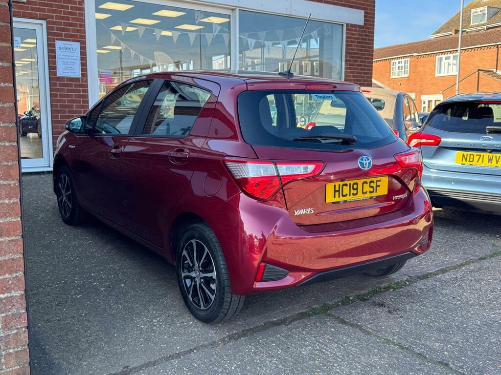 Toyota Yaris 1.5 Vvt-h Icon Tech E-cvt Euro 6 Ss HC19CSF Red #6