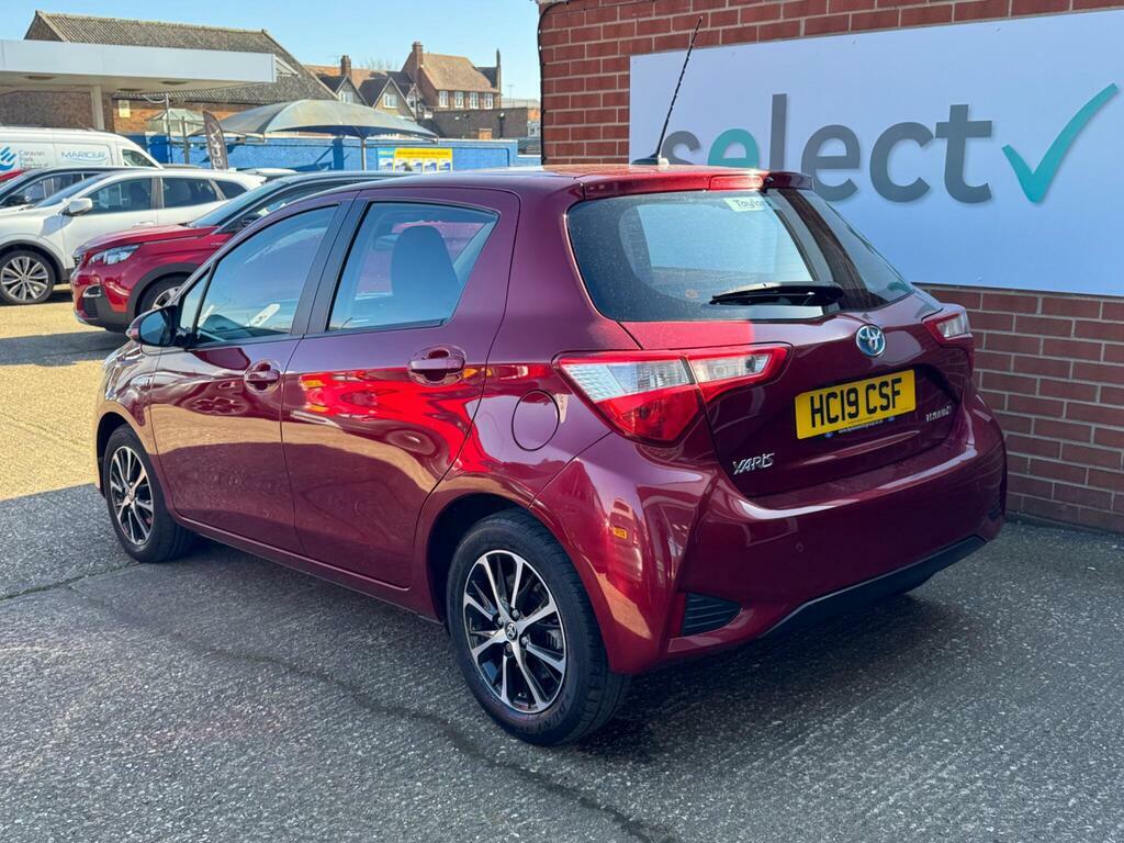 Toyota Yaris 1.5 Vvt-h Icon Tech E-cvt Euro 6 Ss HC19CSF Red #4
