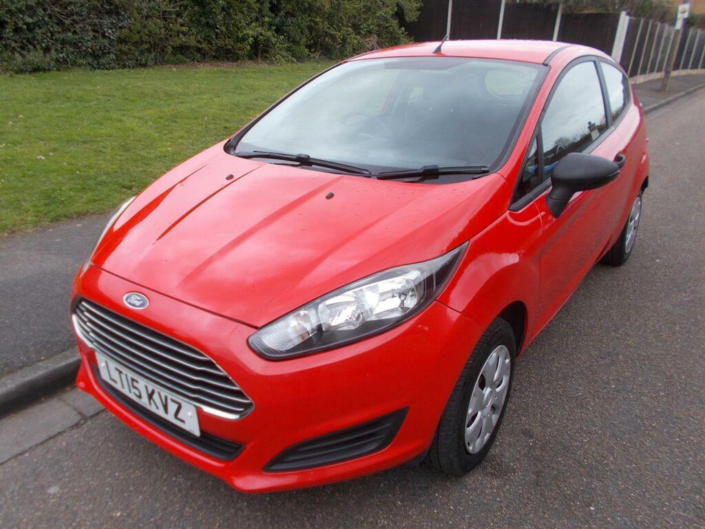 Ford Fiesta 1.25 Studio Euro 6 Red