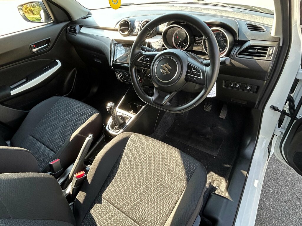 Suzuki Swift 1.2 Dualjet Mhev Sz-l Hatchback Hybrid LB72NAO White #2