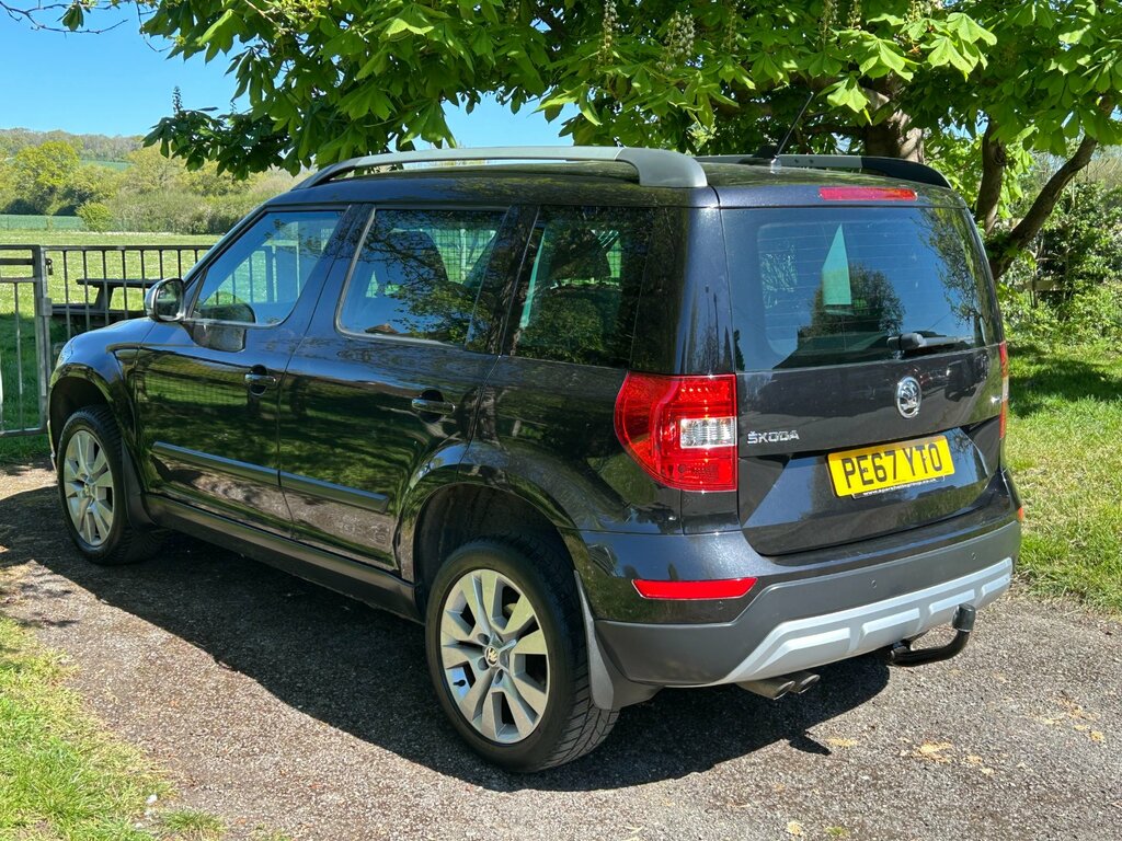 Skoda Yeti 2.0 Tdi Se L Drive Outdoor Euro Black #3