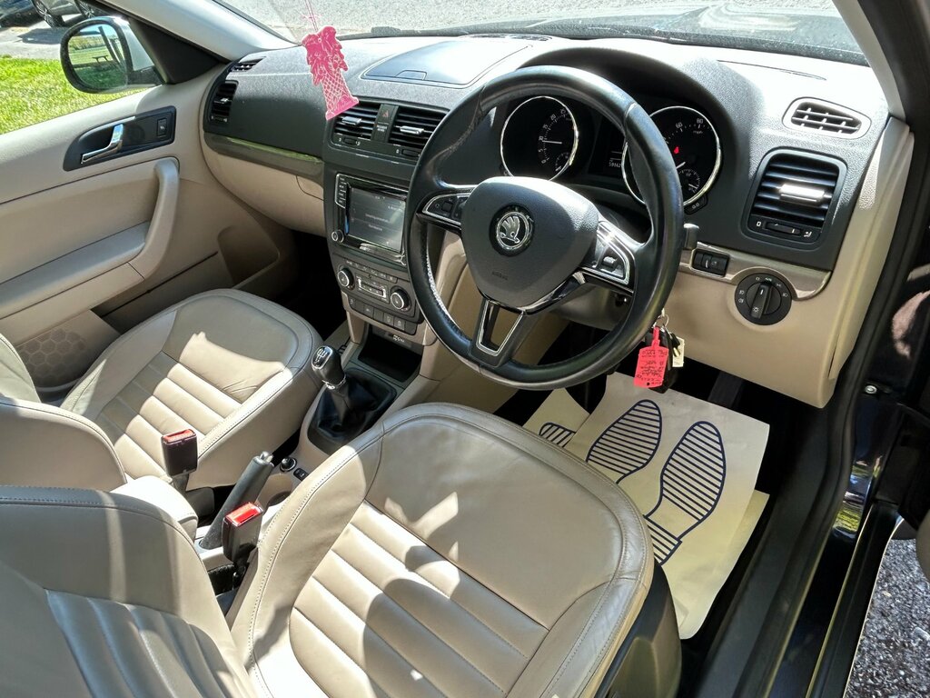 Skoda Yeti 2.0 Tdi Se L Drive Outdoor Euro Black #2