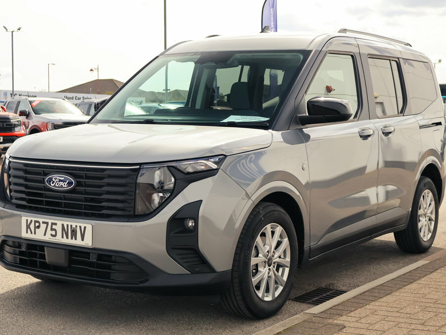Ford Tourneo Courier 1.0 Ecoboost Titanium Silver #4