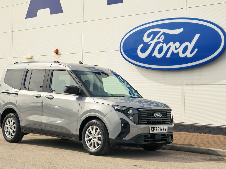 Ford Tourneo Courier 1.0 Ecoboost Titanium Silver