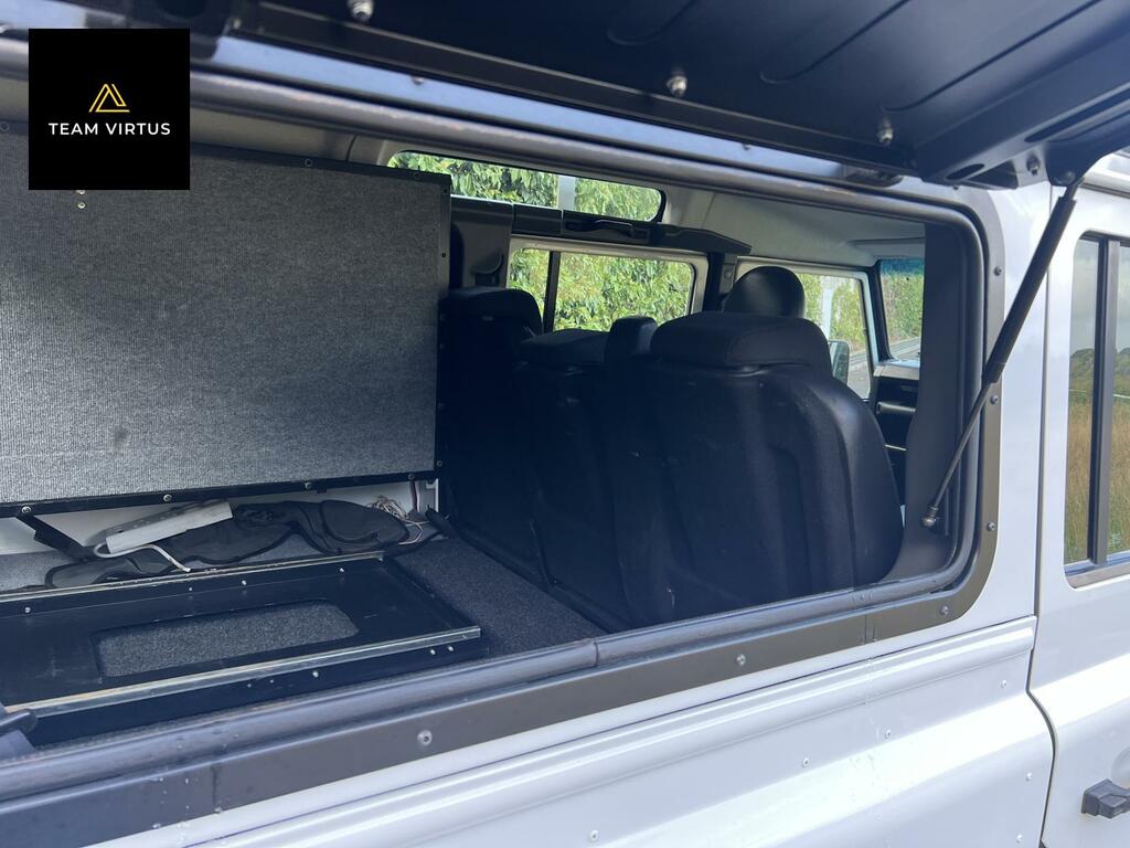 Land Rover Defender 110 2.2 Tdci Xs Utility Wagon Double Cab Ma GV13VWW White #4