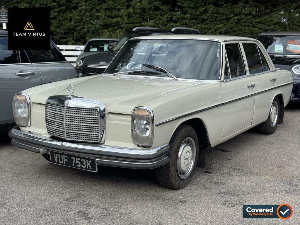 Mercedes-Benz 250 2.5 Saloon 1976 - 1993 White