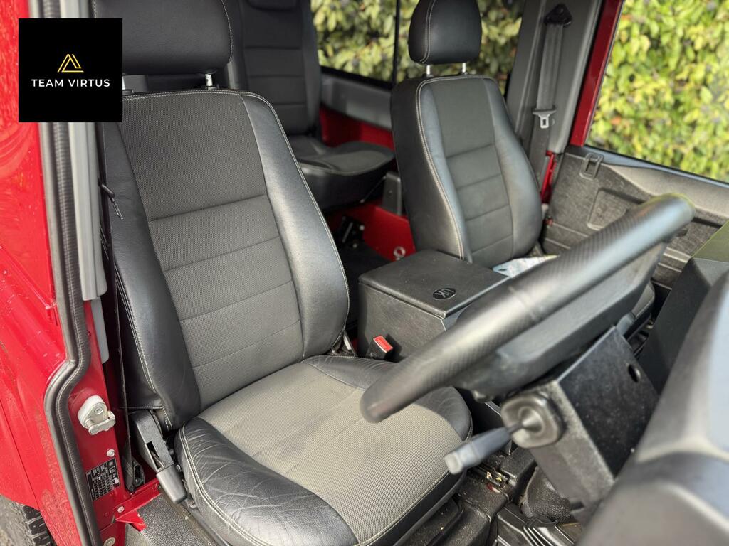 Land Rover Defender 90 2.2 Tdci Xs Station Wagon Double Cab Ma WG62USH Red #2