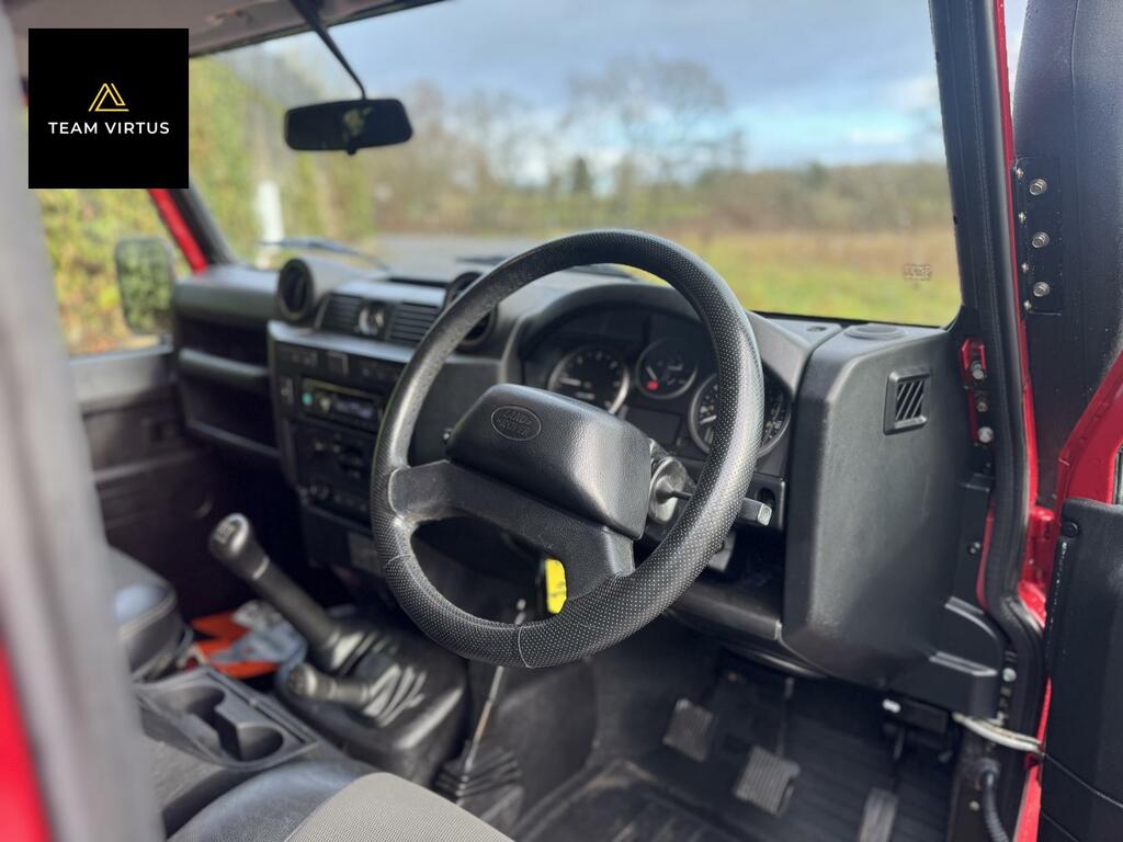 Land Rover Defender 90 2.2 Tdci Xs Station Wagon Double Cab Ma WG62USH Red #3