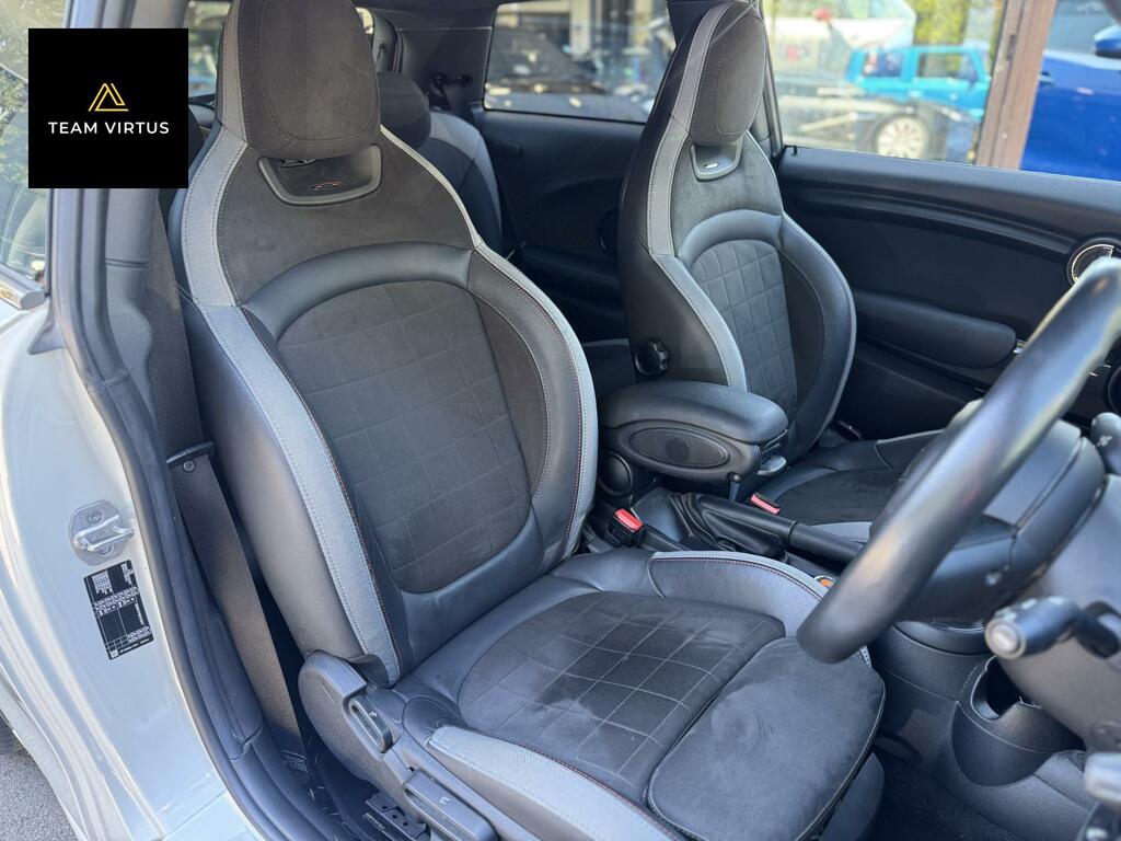 Mini Hatch 1.5 Cooper Sport Hatchback Steptronic E GY70VLT Silver #2