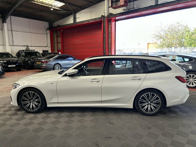 BMW 3 Series Automatic YC69YHA White #5