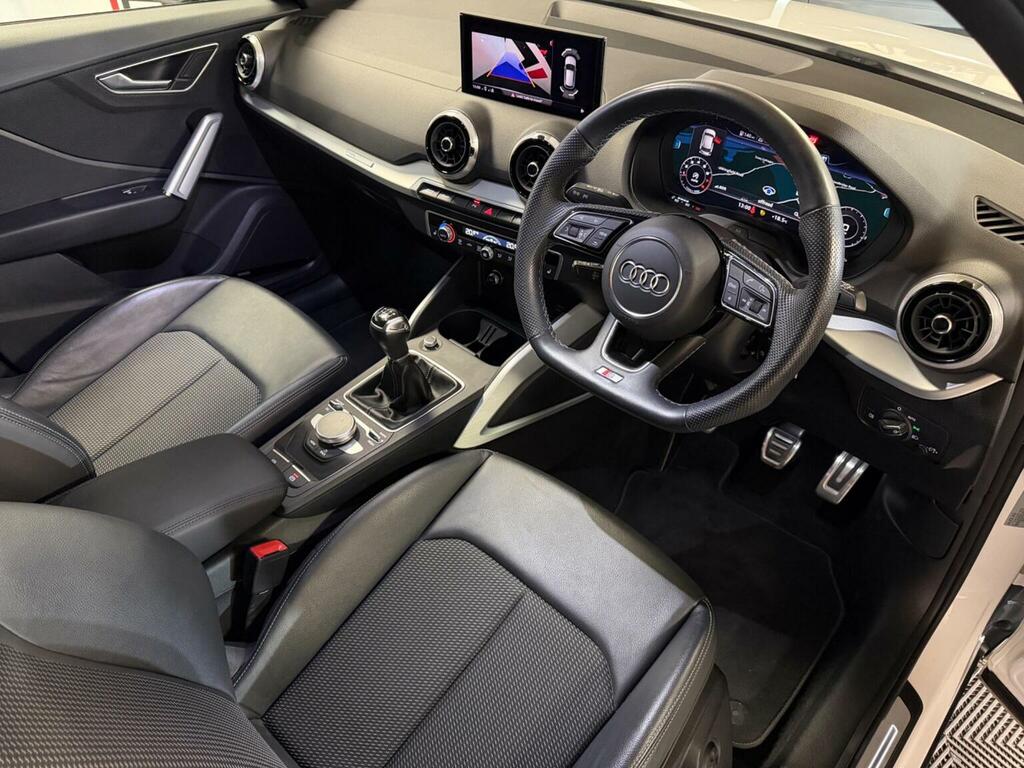 Audi Q2 Suv 1.5 Tfsi Cod 35 Black Edition Euro 6 Ss AY22VMW White #2
