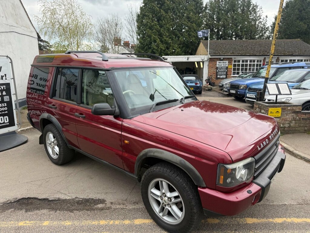 Land Rover Discovery 4.0I V8 Es Station Wagon 7 Seats Red