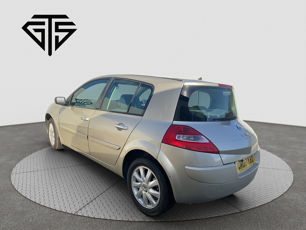 Renault Megane Vvt Dynamique Gold #5