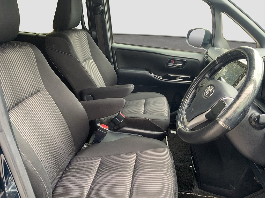Toyota Voxy Petrol #11