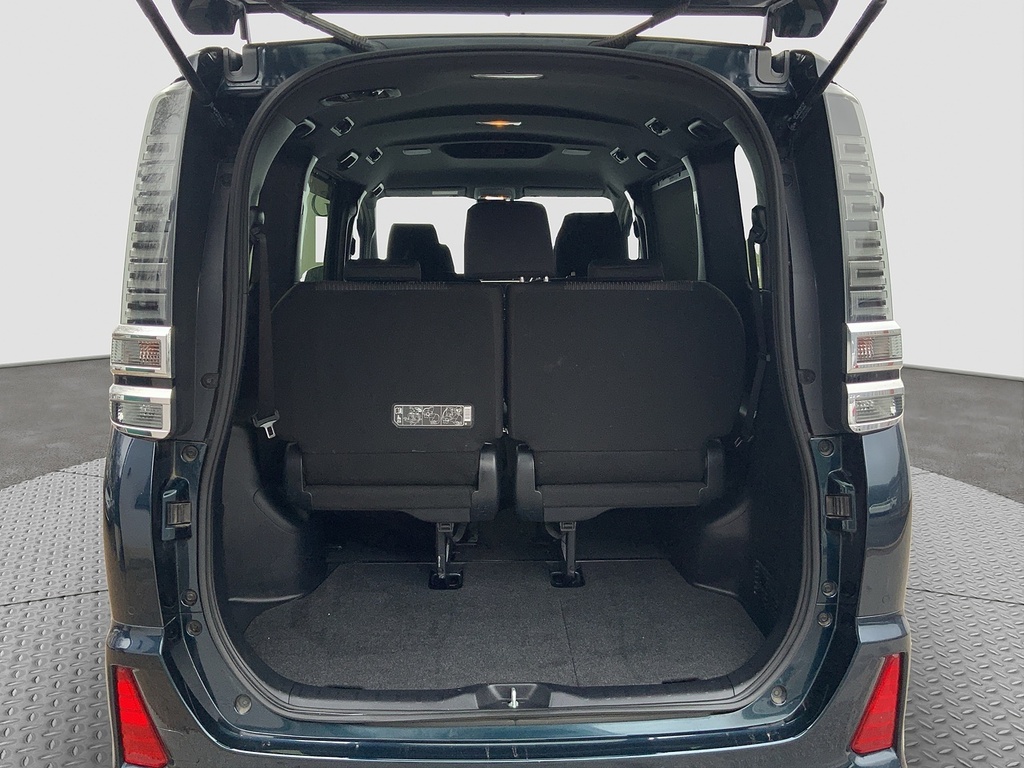 Toyota Voxy Petrol #19