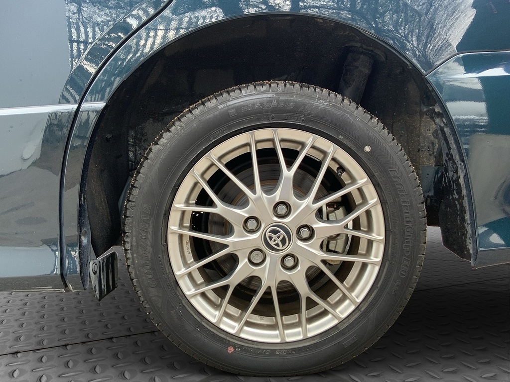 Toyota Voxy Petrol #22