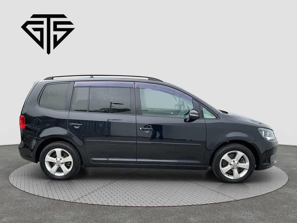 Volkswagen Touran Tsi Comfortline Black #2