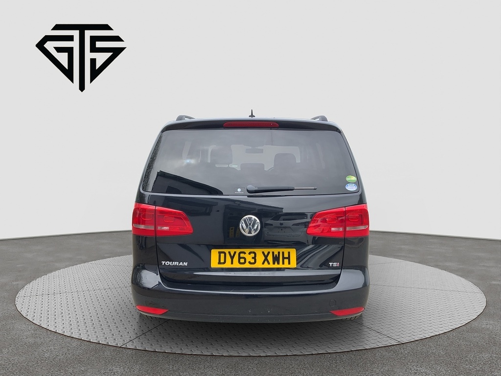 Volkswagen Touran Tsi Comfortline Black #4