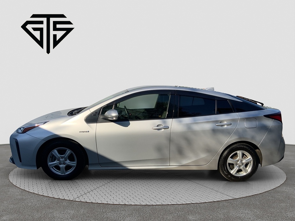 Toyota Prius S Silver #6