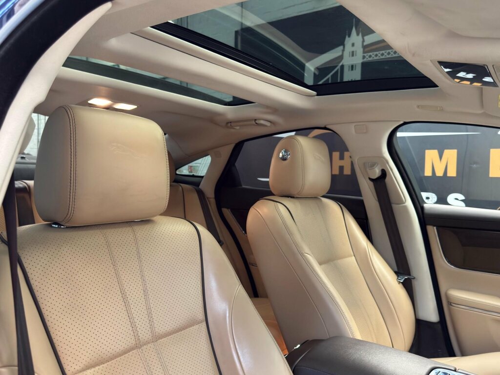 Jaguar XJ 3.0D V6 Premium Luxury Euro 6 Ss GV68FHL Blue #3