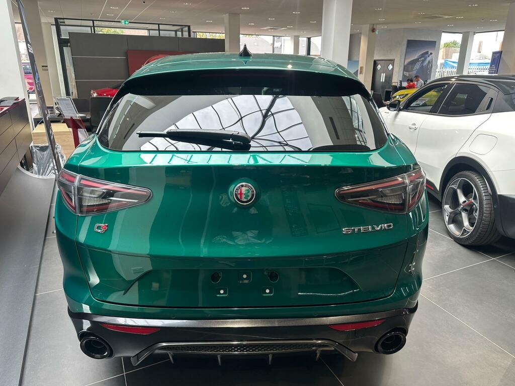 Alfa Romeo Stelvio 2 2.0T Intensa Suv Q4 Awd Euro 6 RX26FZO Green #4