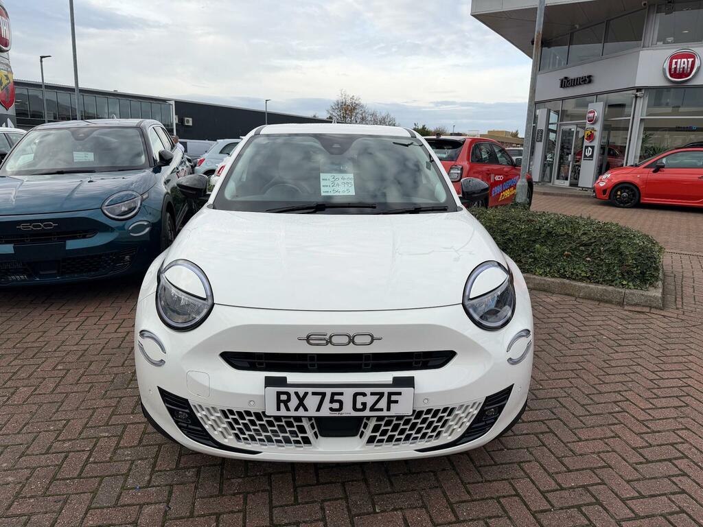 Fiat 600 1.2 1.2 Mhev La Prima Suv Hybrid E-dct RX26FYP Black #2