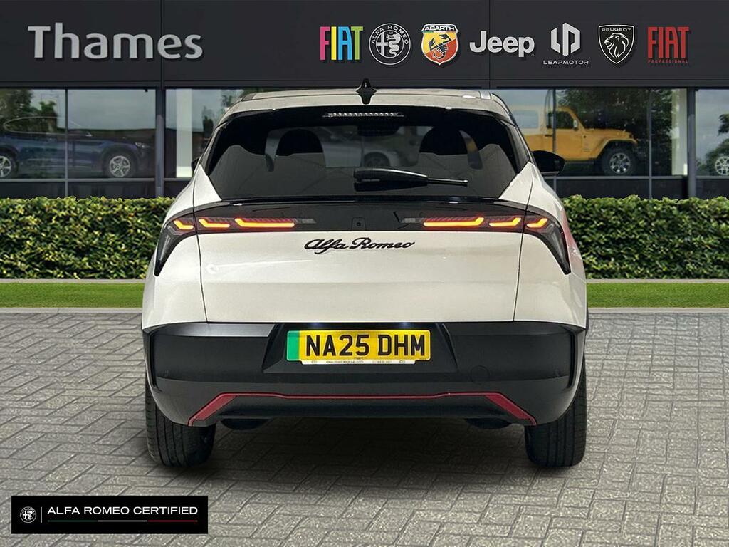 Alfa Romeo Junior 54Kwh Elettrica Speciale Suv 15 NA25DHM Black #4