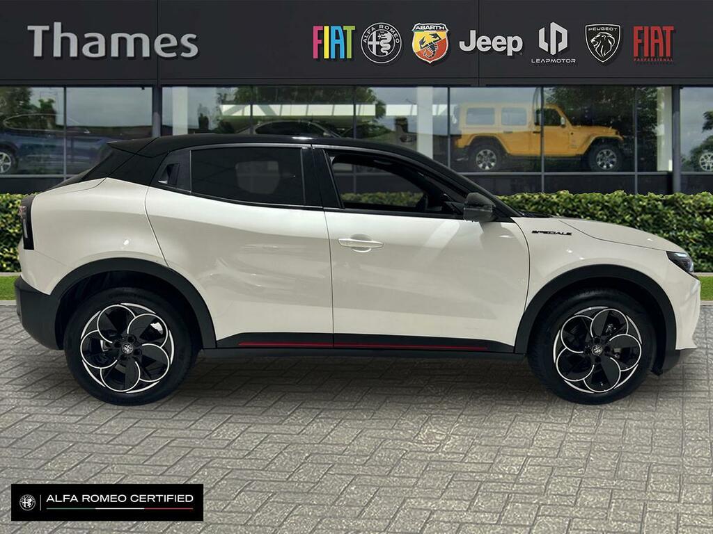 Alfa Romeo Junior 54Kwh Elettrica Speciale Suv 15 NA25DHM Black #2