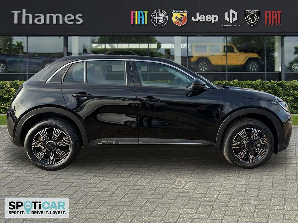Fiat 600 1.2 1.2 Mhev Suv Hybrid E-dct Euro 6 S RE75KUP Black #2