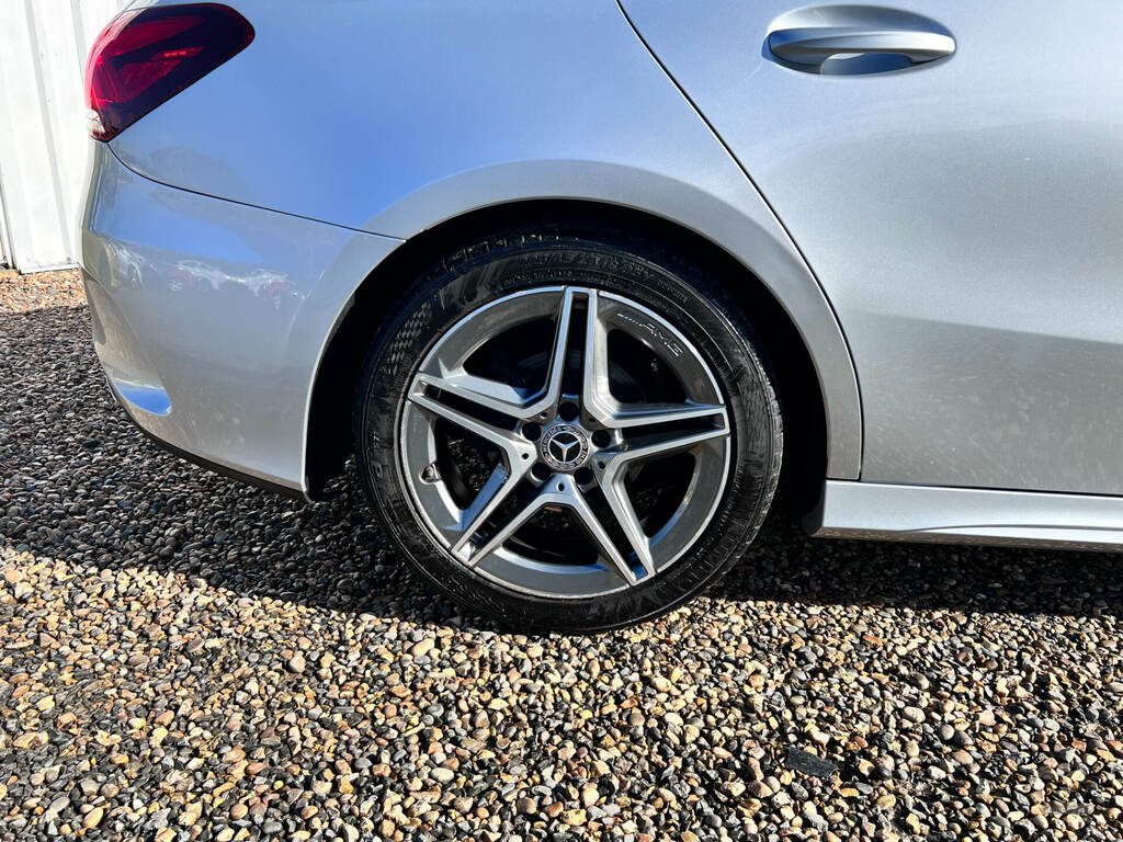 Mercedes-Benz A Class A180d Amg Line XUI2716 Silver #4