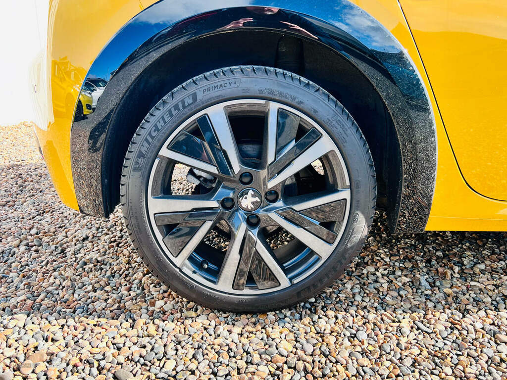 Peugeot 208 1.5 Bluehdi 100 Gt BMZ1568 Yellow #5