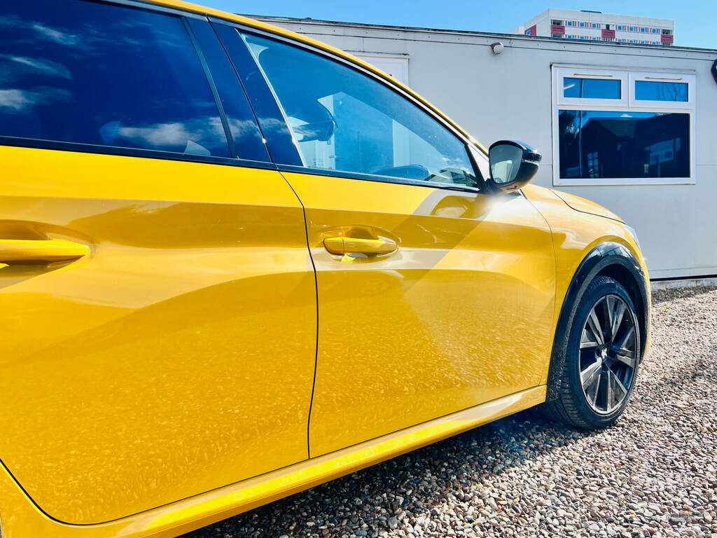 Peugeot 208 1.5 Bluehdi 100 Gt BMZ1568 Yellow #6