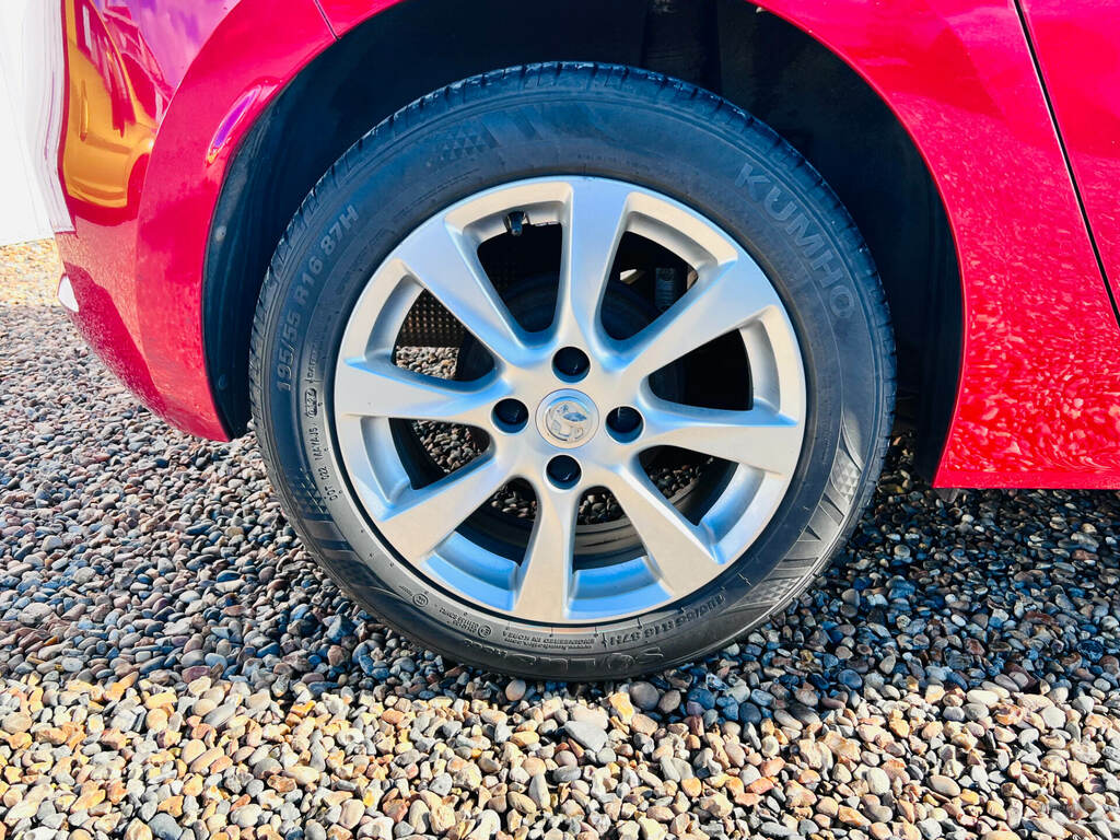 Vauxhall Corsa 1.2 Se NV70XEK Red #5
