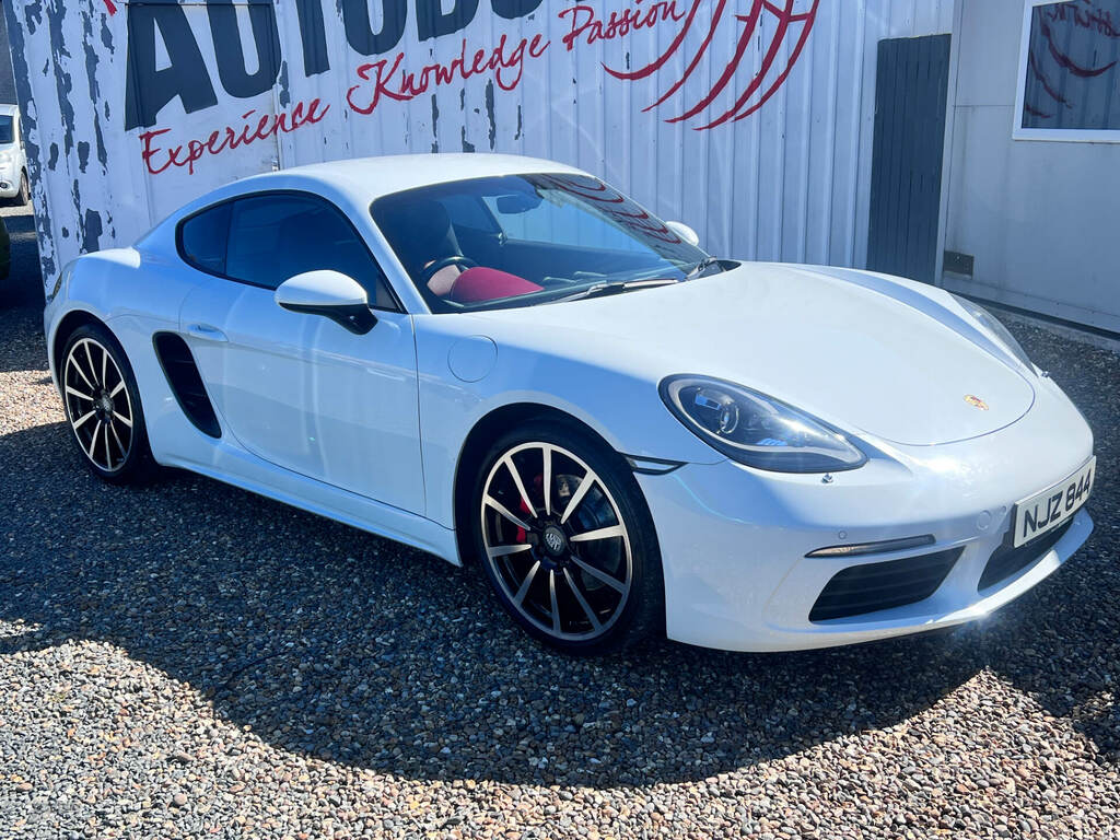 Porsche 718 Cayman 2.0 2dr White