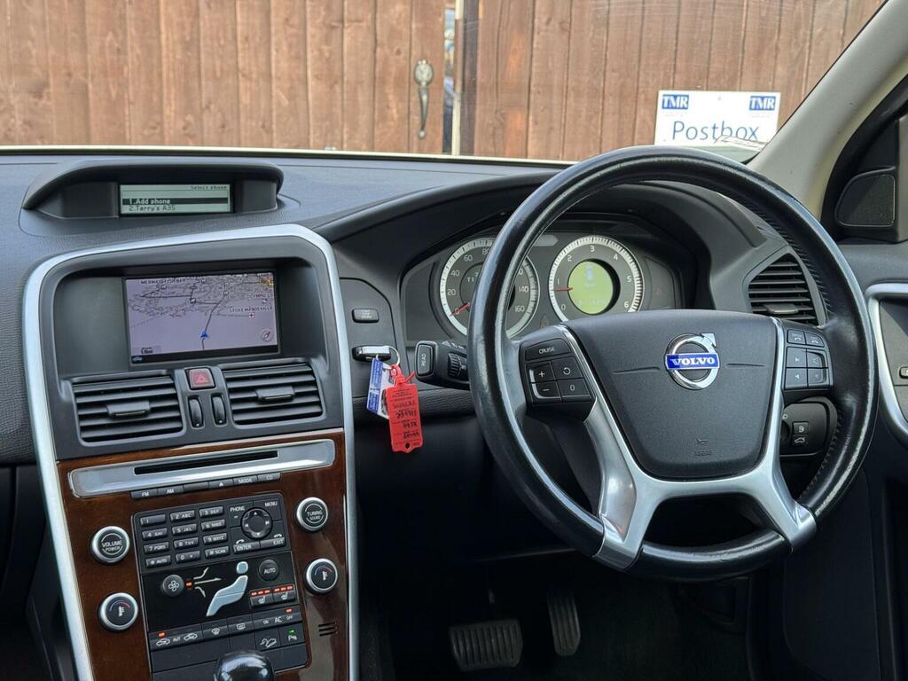 Volvo XC60 2.4 D5 Se Lux Premium Geartronic Awd Euro 4 2 Silver #4