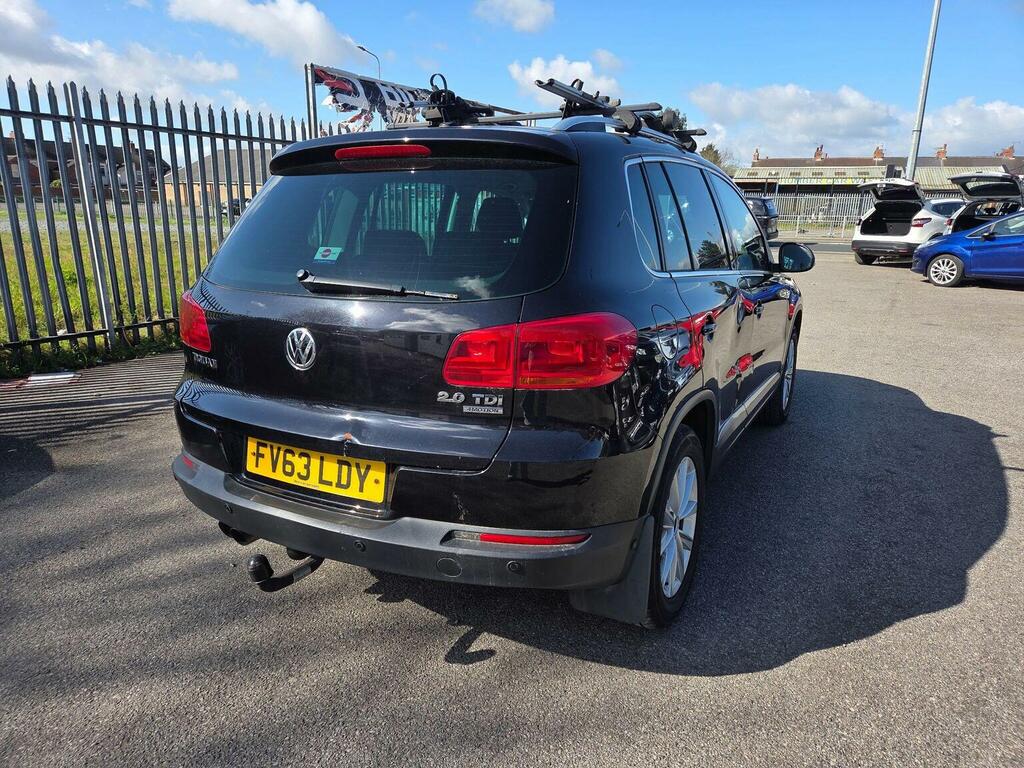 Volkswagen Tiguan 2.0 Tdi Bluemotion Tech Se 4Wd Euro 5 Ss FV63LDY Black #2