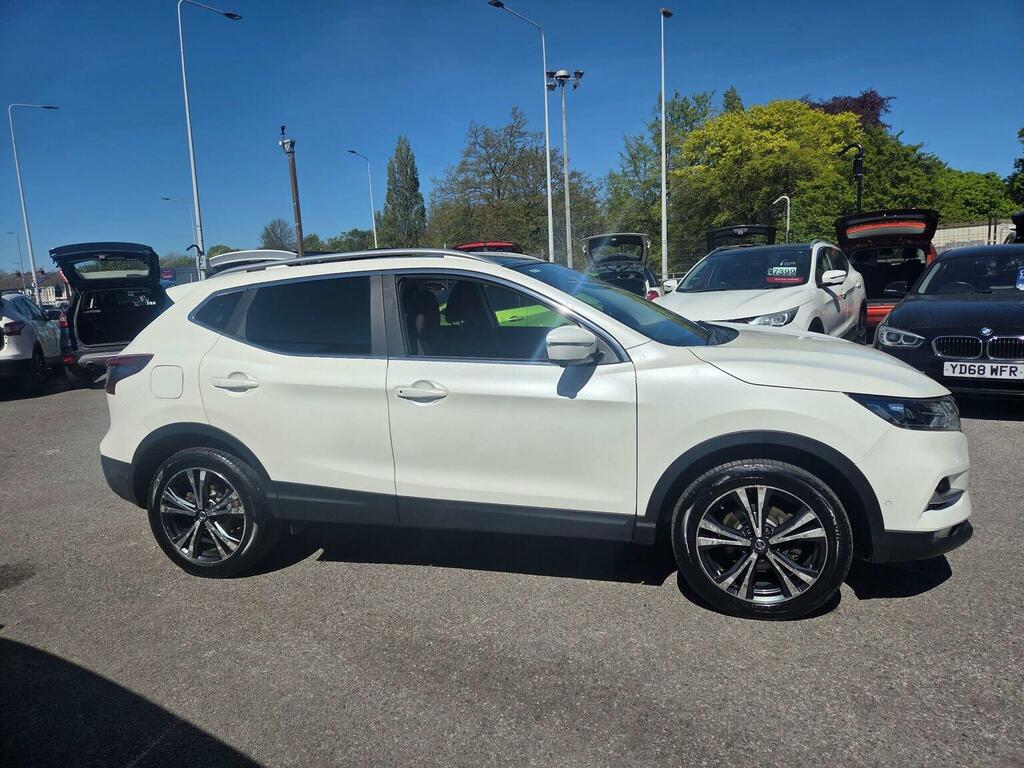 Nissan Qashqai 1.3 Dig-t N-connecta Euro 6 Ss VF68EVG White #2